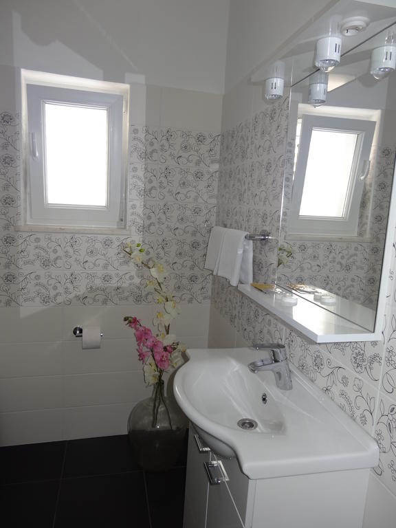 Gina Bed & Breakfast Tisno Quarto foto