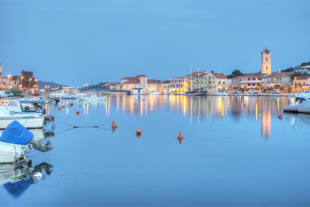 Gina Bed & Breakfast Tisno Exterior foto