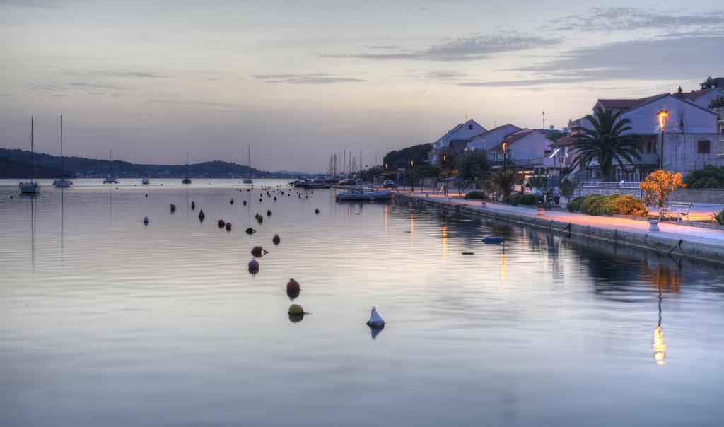 Gina Bed & Breakfast Tisno Exterior foto